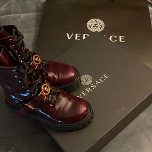 authentic, they are new, they are number 27, red color with gold details.